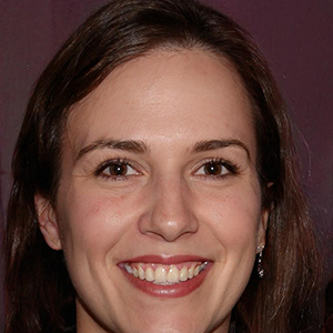 Isabel L.
